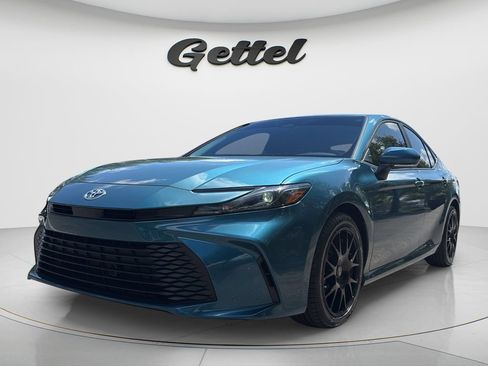 Used 2025 Toyota Camry LE w/ Convenience Package FWD image 1