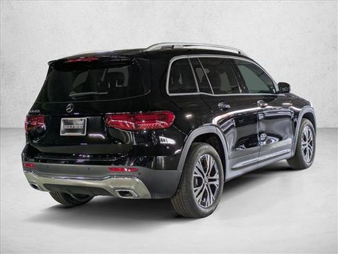 New 2025 Mercedes-Benz GLB 250 image 2