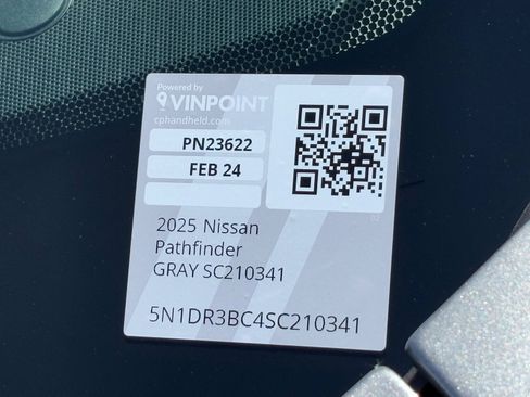 Used 2025 Nissan Pathfinder SV image 30