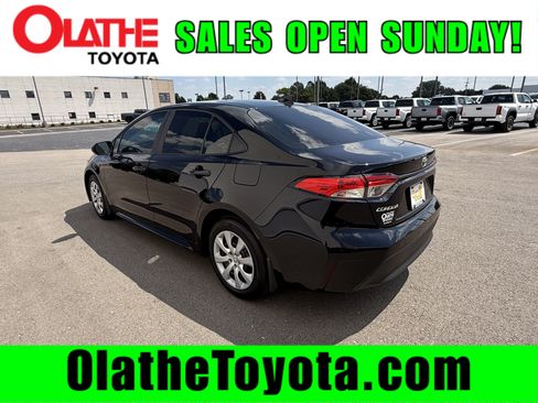 Certified 2025 Toyota Corolla LE FWD image 3