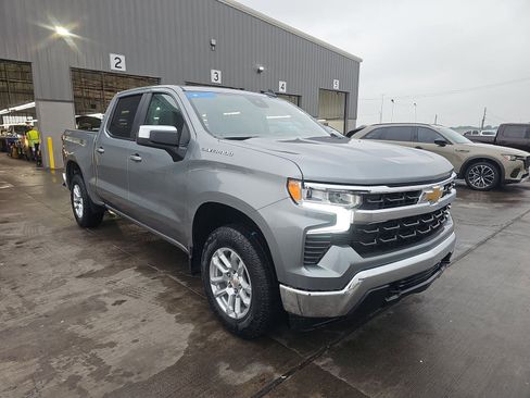 Used 2023 Chevrolet Silverado 1500 LT AWD/4WD image 4
