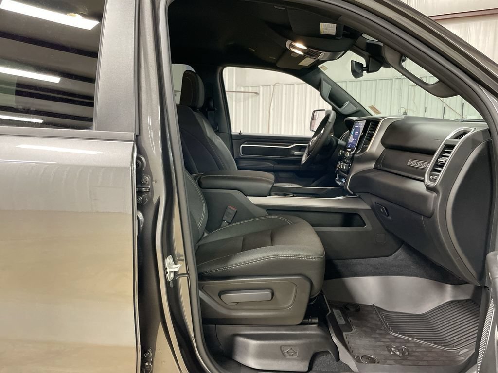 Used 2025 RAM 1500 Big Horn AWD/4WD image 28