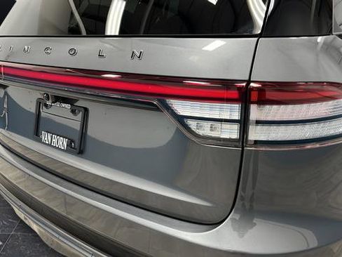Used 2025 Lincoln Aviator Black Label w/ Jet Appearance Package AWD/4WD image 38