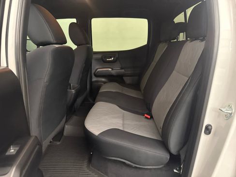 Used 2021 Toyota Tacoma TRD Off-Road image 11