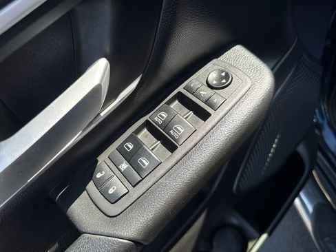 Used 2022 RAM 1500 Big Horn AWD/4WD image 11