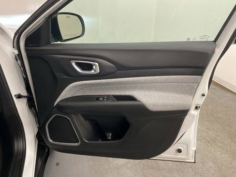 Used 2022 Jeep Compass Latitude w/ Convenience Group image 23