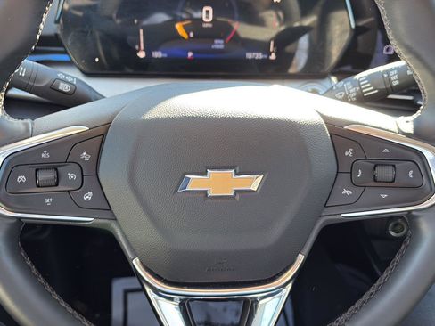 Used 2025 Chevrolet Trax LT w/ LT Convenience Package image 26