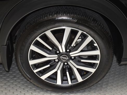 Certified 2024 Nissan Kicks SV FWD image 31