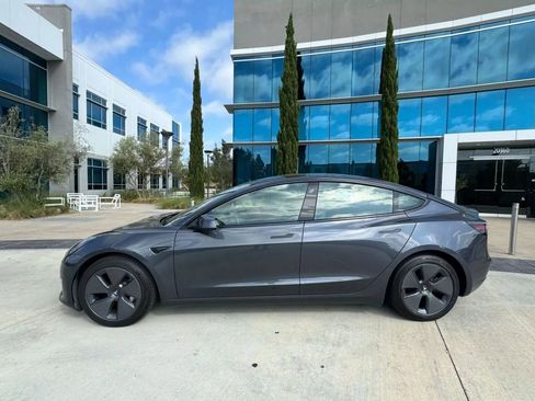 Used 2023 Tesla Model 3 Standard Range image 6