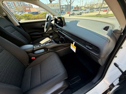 New 2026 Honda HR-V LX image 39
