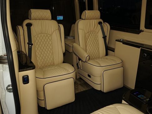 Used 2022 Mercedes-Benz Sprinter 3500 image 24