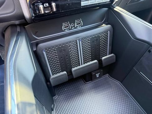 New 2026 RAM 3500 Laramie AWD/4WD image 40