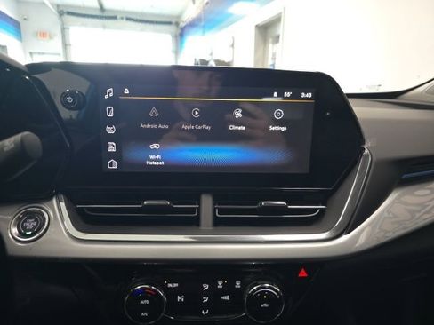 New 2026 Chevrolet Trax LT image 17