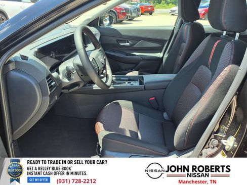 New 2026 Nissan Sentra SR w/ Floor Mat Package FWD image 3