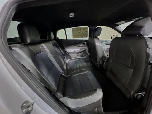 Used 2025 Buick Envista Preferred w/ Convenience II Package FWD image 33