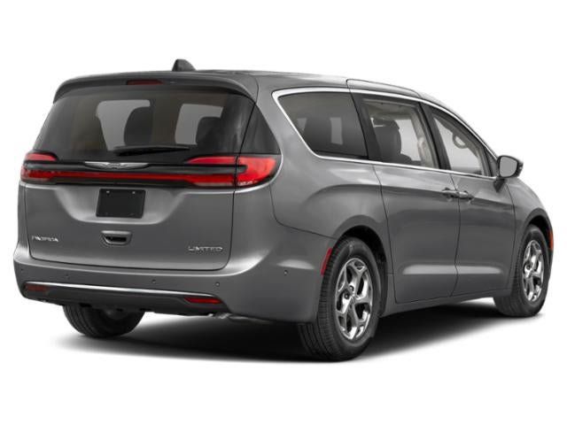 Used 2025 Chrysler Pacifica Limited FWD image 3
