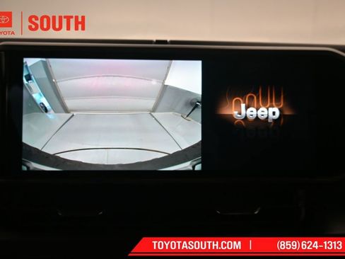 Used 2026 Jeep Wrangler Unlimited Rubicon AWD/4WD image 16