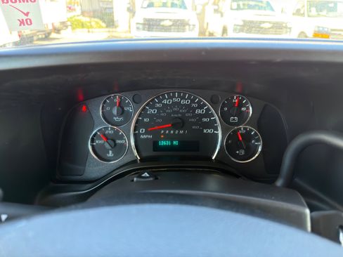 Used 2024 GMC Savana 2500 w/ Driver Convenience Package image 27