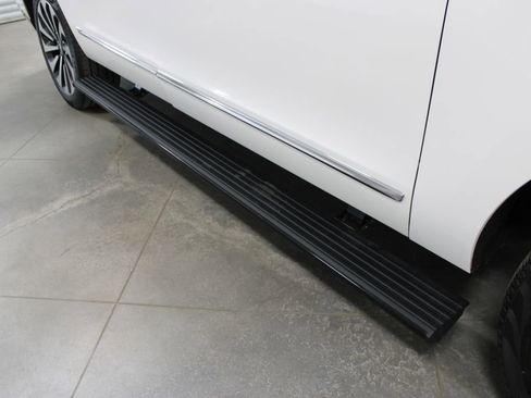 Used 2024 Lincoln Navigator L Reserve AWD/4WD image 16