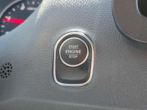 Used 2025 Mercedes-Benz Sprinter 2500 image 38