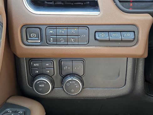 Used 2022 Chevrolet Tahoe High Country AWD/4WD image 26