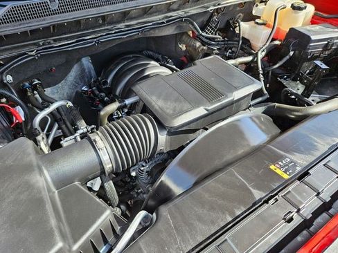 Used 2024 Chevrolet Silverado 2500 ZR2 w/ Technology Package AWD/4WD image 32
