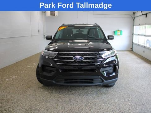 Used 2023 Ford Explorer XLT AWD/4WD image 9