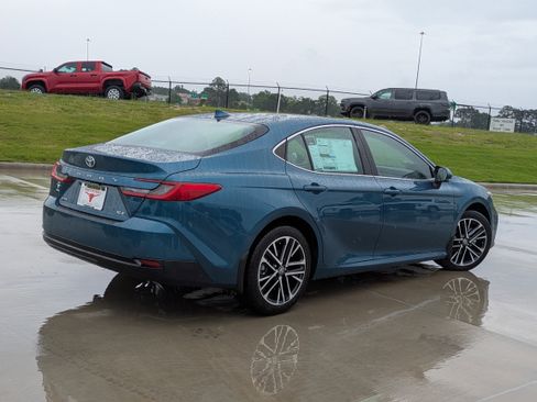 New 2026 Toyota Camry XLE FWD image 5