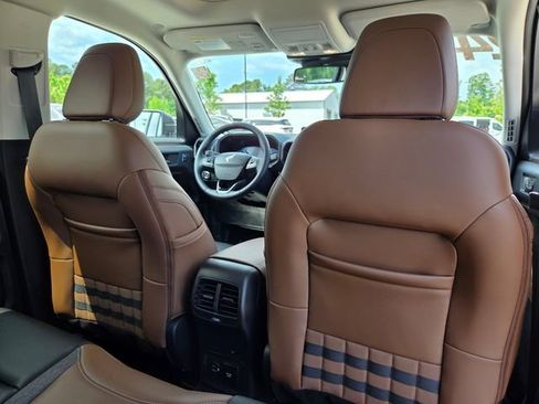 Used 2024 Ford Bronco Sport Outer Banks w/ Tech Package AWD/4WD image 17