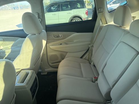 Used 2019 Nissan Murano SV image 10