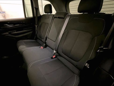 Used 2023 Jeep Grand Cherokee Laredo image 25