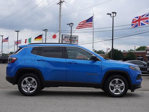 Used 2024 Jeep Compass Latitude AWD/4WD image 8