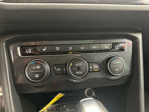 Used 2021 Volkswagen Tiguan SE R-Line image 29