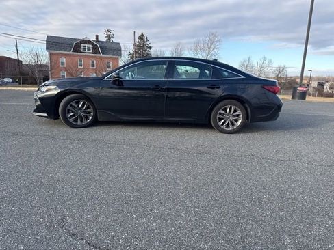 Used 2020 Toyota Avalon XLE image 5