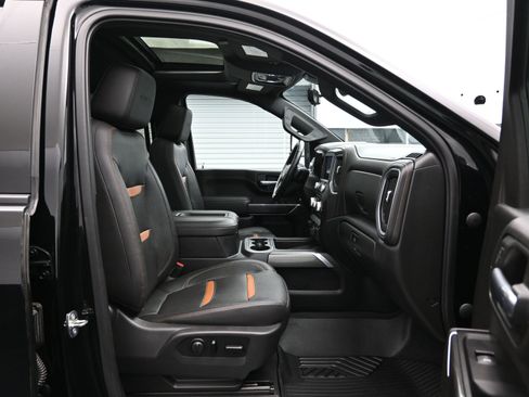 Used 2020 GMC Sierra 2500 AT4 w/ AT4 Premium Package image 12
