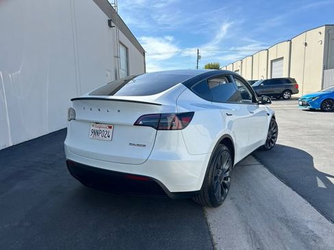 Used 2024 Tesla Model Y Performance image 7
