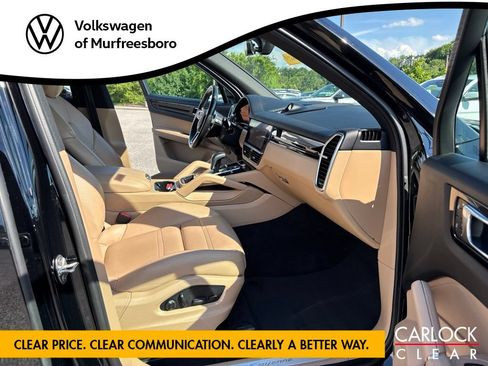 Used 2022 Porsche Cayenne Platinum Edition AWD/4WD image 23