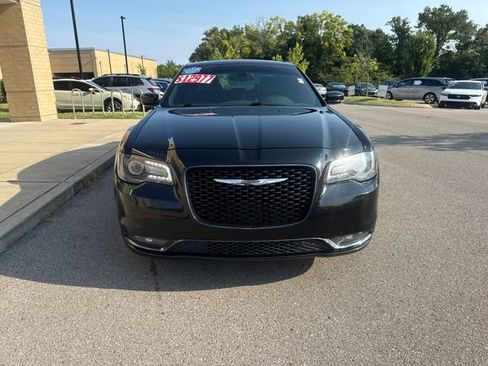 Used 2016 Chrysler 300 S w/ 300S Premium Group AWD/4WD image 7