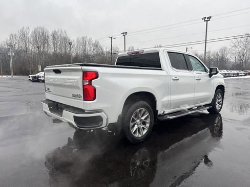 Used 2020 Chevrolet Silverado 1500 High Country w/ Technology Package image 3