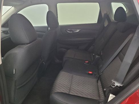 Used 2018 Nissan Rogue SV FWD image 18