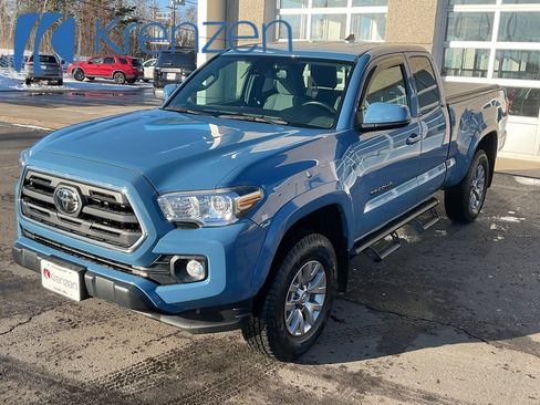 Used 2019 Toyota Tacoma 4x4 Access Cab image 1