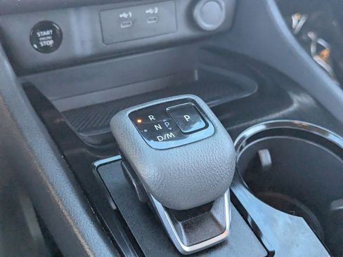 Certified 2025 Nissan Rogue SV image 25