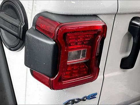 Used 2025 Jeep Wrangler Unlimited Rubicon 4xe w/ Safety Group AWD/4WD image 22