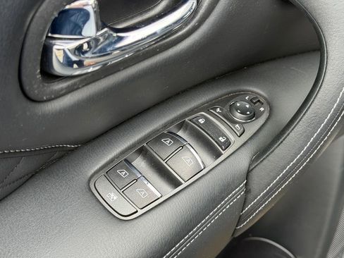 Used 2021 INFINITI QX80 Sensory w/ All-Season Package AWD/4WD image 10