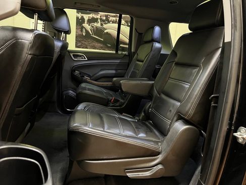 Used 2020 GMC Yukon XL Denali w/ Denali Premium Package RWD image 41