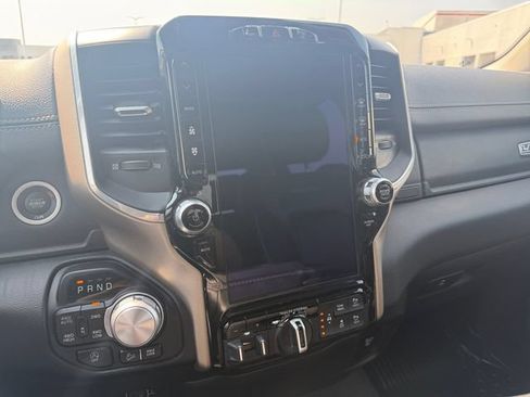 Used 2022 RAM 1500 Laramie AWD/4WD image 28
