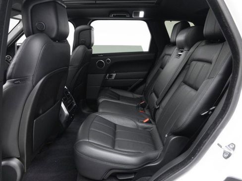 Used 2018 Land Rover Range Rover Sport SE image 38