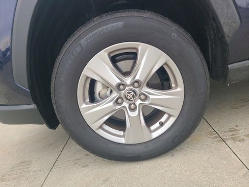 Used 2025 Toyota RAV4 XLE image 12