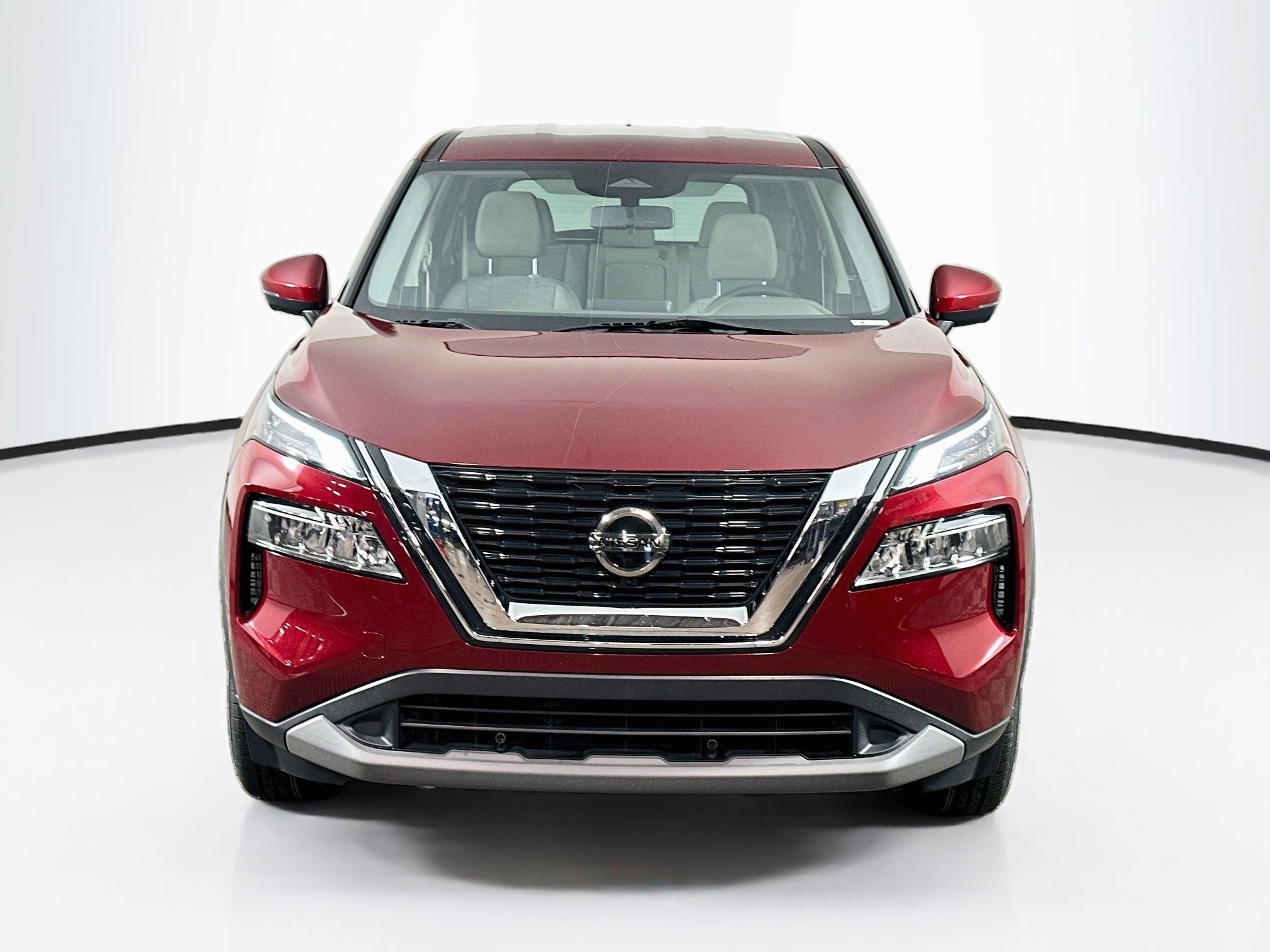Used 2021 Nissan Rogue SV FWD image 2