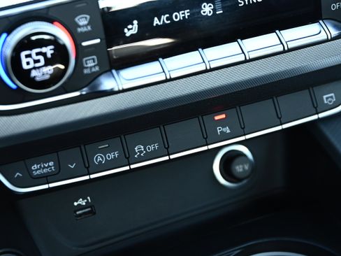 Used 2018 Audi A4 2.0T Premium Plus w/ Premium Plus Package image 16